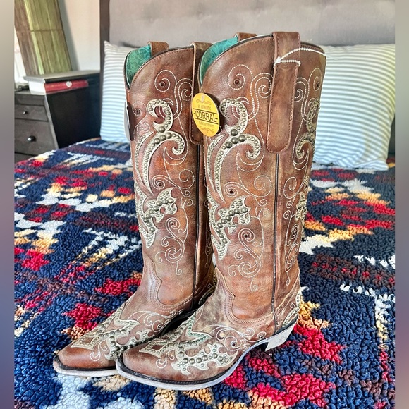 CORRAL WOMEN'S BROWN STUDDED OVERLAY WESTERN BOOTS - SNIP TOE - Picture 5 of 12